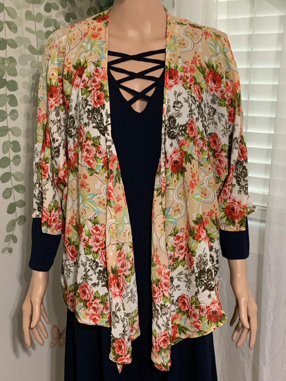 🌸 Sz OS LA Hearts Sheer Floral Kimono Cardigan